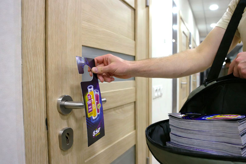 Дорхенгеры: реклама на пороге дома